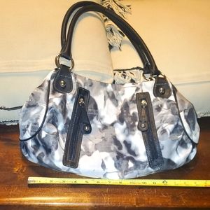 Nine & Co. - NWT - Black, white & gray soft side Zip To It purse.